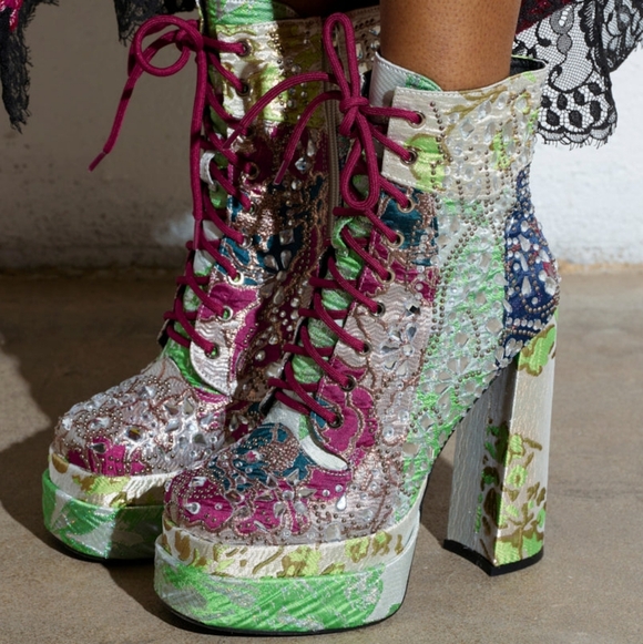 "IRIDESCENT IVY" Elegant Embellished Lace-Up Boots ( BRAND NEW !!!!!!!!!!!!!! - Picture 3 of 8